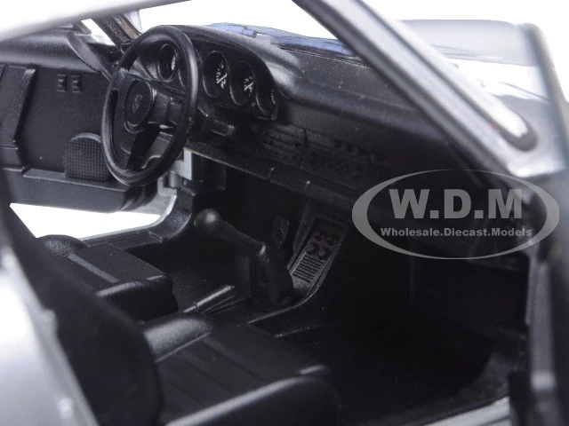 1974 Porsche 911 Turbo 3.0 Silver 1/24 Diecast Model Car By Welly - Image 5