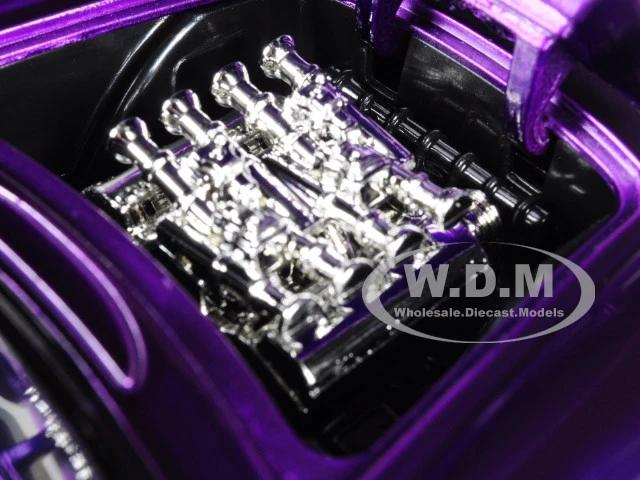 1957 Chevrolet Corvette Purple With Batgirl Diecast Figurine "DC Comics Bombshells" Series 1/24 Diecast Model Car By Jada - Image 5