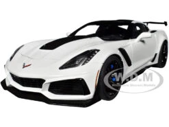 2019 Chevrolet Corvette C7 ZR1 Arctic White With Carbon Top 1/18 Model Car By Autoart