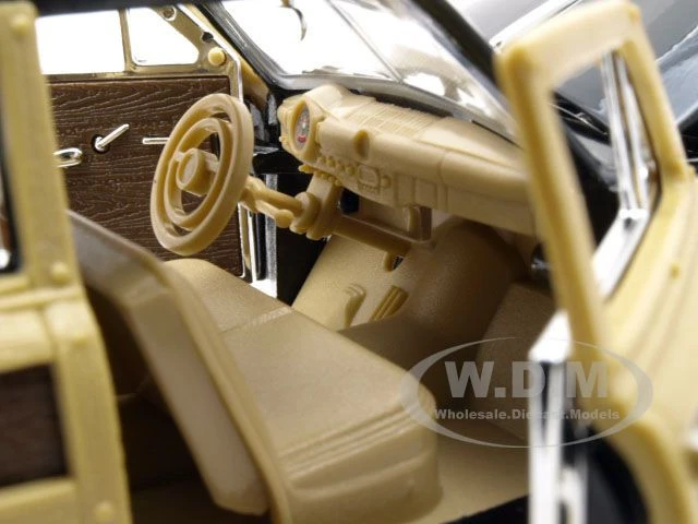 1949 Ford Woody Wagon Black 1/24 Diecast Model Car By Motormax - Image 4