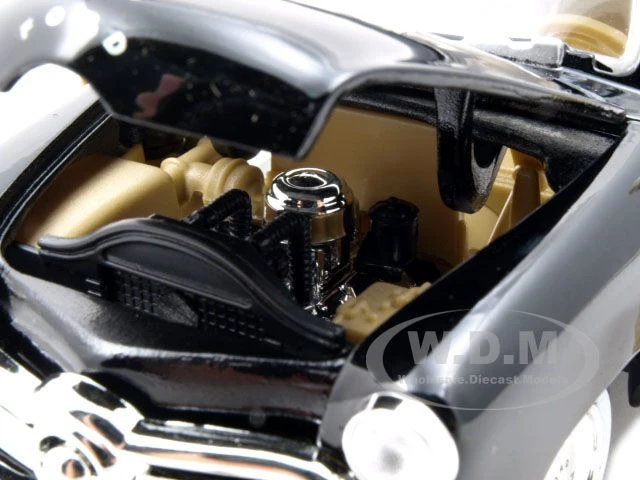 1949 Ford Woody Wagon Black 1/24 Diecast Model Car By Motormax - Image 5