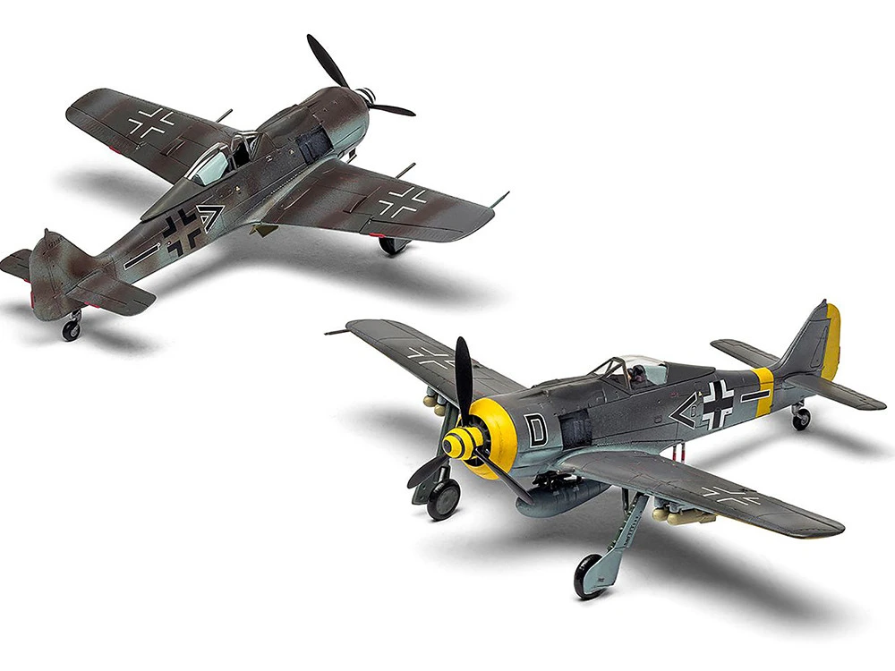 Level 1 Model Kit Focke-Wulf Fw190-A8/F-8 Fighter Aircraft With 2 Scheme Options 1/72 Plastic Model Kit By Airfix - Image 3