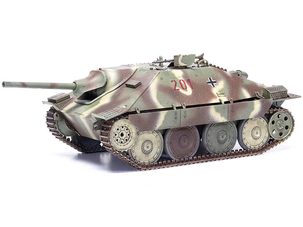 Level 3 Model Kit Jagdpanzer 38(t) Hetzer "Late Version" Tank With 2 Scheme Options 1/35 Plastic Model Kit By Airfix - Image 4