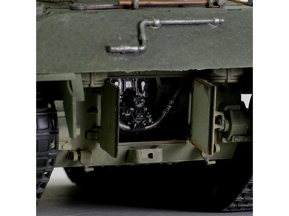 Sherman M4 (105) Howitzer Medium Tank "US Army, 711th Tank Battalion, Okinawa" (1945) "Engine Plus" Series 1/32 Diecast Model By Metal Proud - Image 11