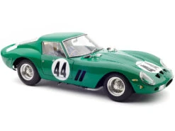 Ferrari 250 GTO #44 David Piper "GP Silverstone" (1963) Limited Edition To 2000 Pieces Worldwide 1/18 Diecast Model Car By CMC