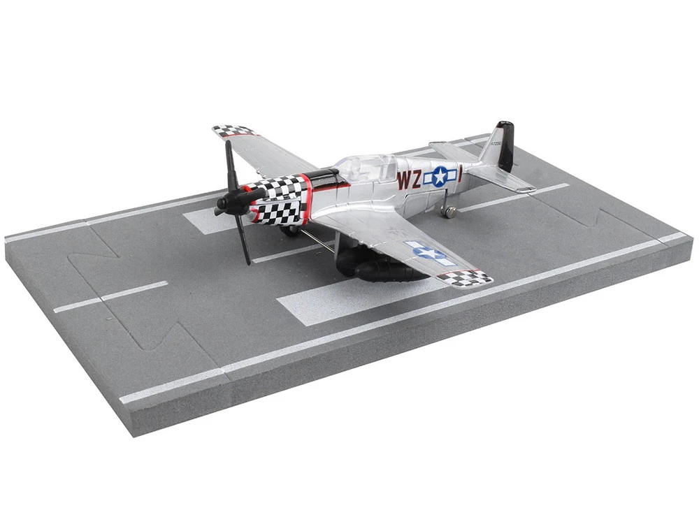 North American P-51 Mustang Fighter Aircraft Silver Metallic "United States Army Air Force" With Runway Section Diecast Model Airplane By Runway24 - Image 3